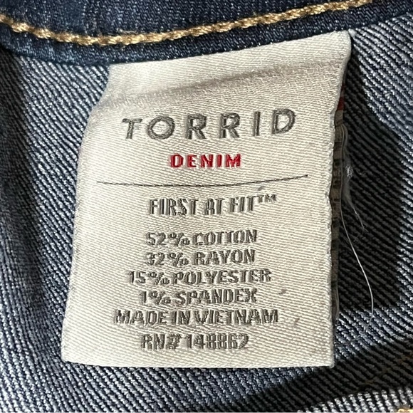 Torrid Legging Jeans Blue Denim Medium Wash 3 Button Jeggings Slim Leg Stretch - Picture 9 of 11